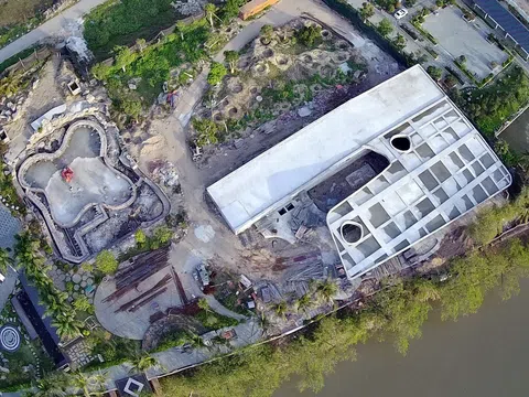 Hải Phòng: Hàng loạt công trình kiên cố ngoài đê, thách thức chính quyền