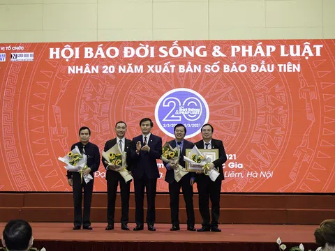 Tạp chí Đời sống và Pháp luật nhận bằng khen của Thủ tướng Chính phủ