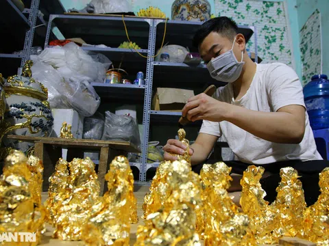 Nghề đập vàng mỏng hơn giấy 300 năm tuổi ở Hà Nội được công nhận là Di sản Quốc gia