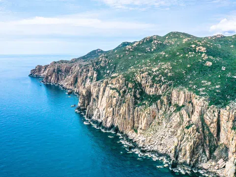 Vẻ đẹp của hòn đảo được mệnh danh 'Maldives của Việt Nam'