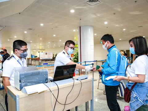 Phát hiện 3 trường hợp nhập cảnh trái phép đi máy bay từ Nam ra Bắc