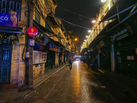 Hà Nội: Hình ảnh hàng loạt quán game, karaoke phải đóng cửa vì dịch Covid-19