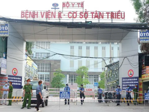 Tiếp xúc với F0 trên sân bóng, 4 người dương tính với SARS-CoV-2