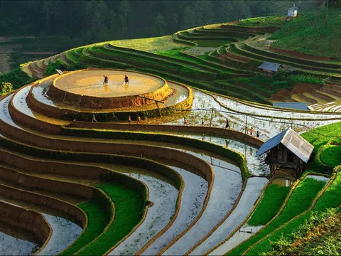 'Quên lối về' khi đến vùng cao mùa nước đổ tháng 5