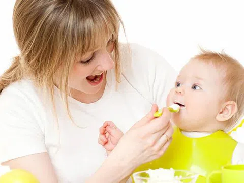 Chế độ dinh dưỡng cho bé: Bí quyết để con tăng cân vùn vụt