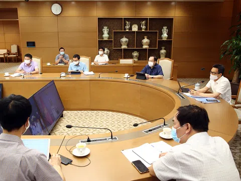 Dịch COVID-19: Không để đứt gãy chuỗi sản xuất, thí điểm tự lấy mẫu xét nghiệm nhanh tại nhà ở Bắc Ninh, Bắc Giang