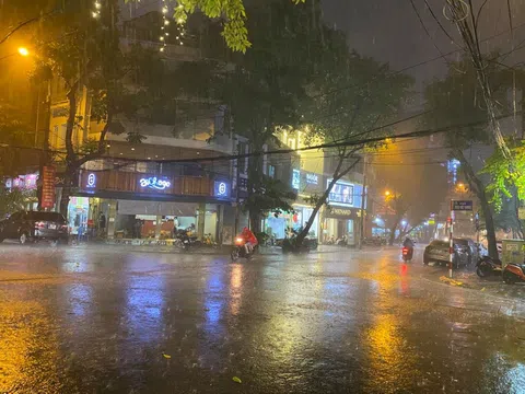 Miền Bắc đón “mưa vàng” giải nhiệt, miền Nam mưa to đến rất to