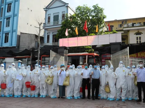 Hơn 400 cán bộ y tế ra quân test nhanh tại 3 điểm nóng ở Việt Yên, Bắc Giang