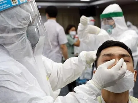 Thủ tướng gửi thư khen 'chiến sỹ áo trắng' ở tuyến đầu chống dịch