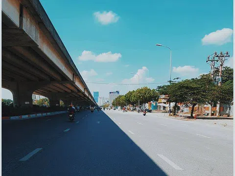 Hà Nội chiều cuối tuần, vắng vẻ và yên bình đến lạ