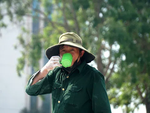 Người lao động "vật lộn" trong "chảo lửa" miền Trung