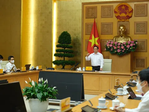 Thủ tướng: Tạo mọi điều kiện sản xuất bằng được vắc xin phòng chống COVID-19 để chủ động lo cho người dân