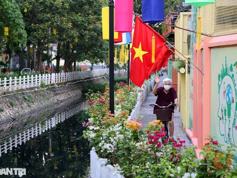 Nơi tập kết rác ven hồ trúc bạch bất ngờ thay "áo mới", trở thành điểm du lịch