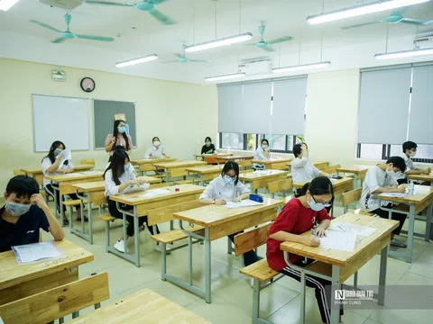 Hơn 93.000 sĩ tử bắt đầu cuộc đua vào lớp 10