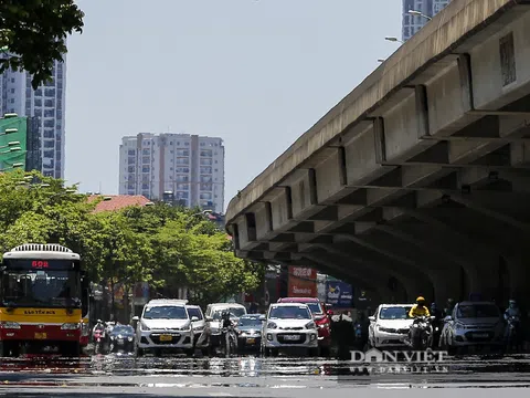 Hà Nội: Nhiệt độ mặt đường nóng hơn 60 độ C khiến ảo ảnh xuất hiện