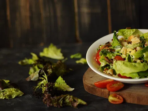 Cảnh báo nguy cơ gãy xương tăng cao ở những người ăn chay trường