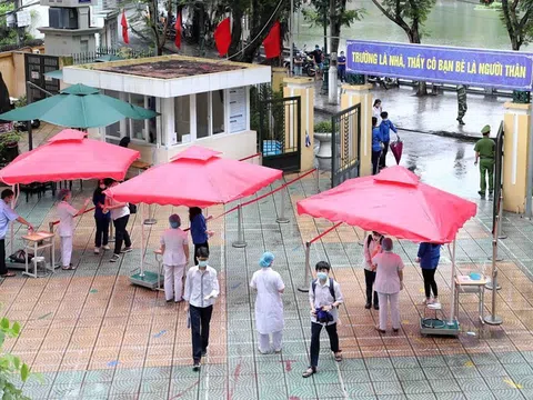 Mỗi điểm thi tốt nghiệp THPT tại Hà Nội sẽ có 5 cán bộ y tế