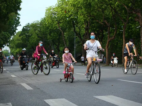 Người Hà Nội háo hức đi tập thể dục buổi sáng