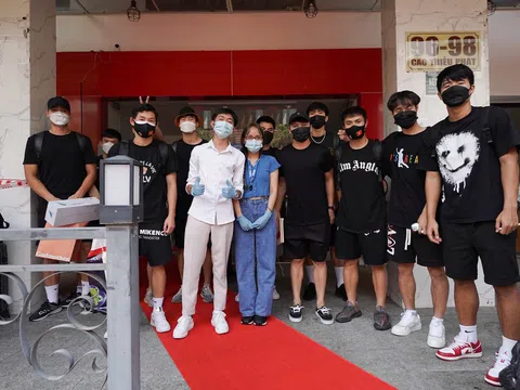 ĐT Việt Nam rời điểm cách ly tại TP.HCM sau 14 ngày “nội bất xuất, ngoại bất nhập”