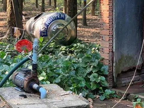 Xót xa hoàn cảnh 3 anh em ruột bị bồn nước đè thương vong