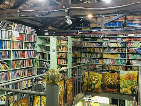 Tiệm sách lâu đời nhất ở "phố sách Đinh Lễ" Hà Nội