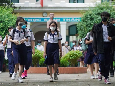 Hai ngày thi tốt nghiệp trong bối cảnh dịch bệnh ở Hà Nội và TP.HCM