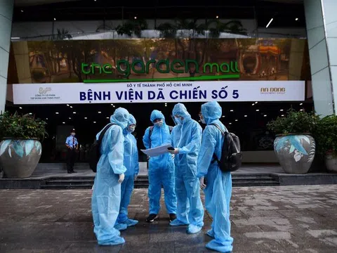 Bên trong bệnh viện dã chiến ở Thuận Kiều Plaza