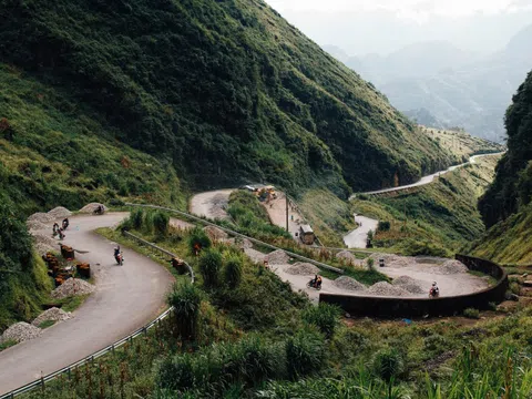 Mùa hạ kỳ diệu trên những cung đường Tây Bắc