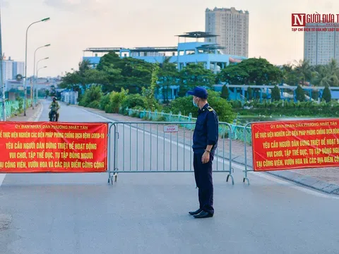 Hà Nội: Căng dây, dựng rào chắn hạn chế người dân tập thể dục ngoài trời