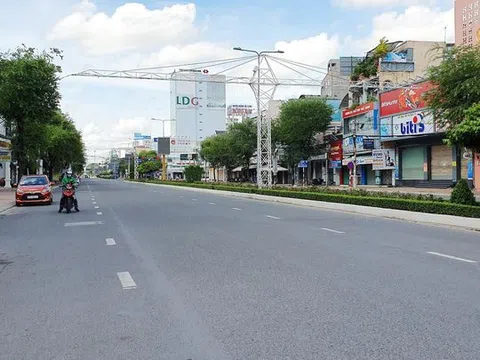 Ngày đầu áp dụng Chỉ thị 16 ở nhiều tỉnh, thành miền Nam