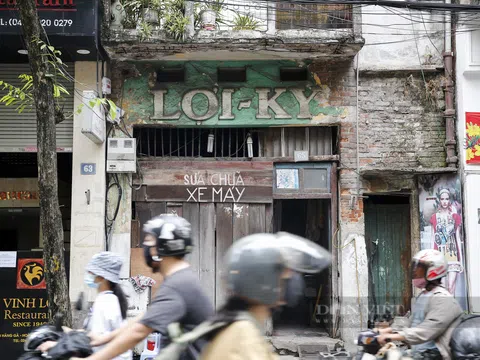 Ngắm nhìn những biển hiệu quảng cáo trên phố cổ Hà Nội có tuổi đời hơn nửa thế kỷ