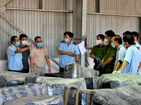 Bắt 3,2 tấn hàng nghi sừng tê giác và xương động vật hoang dã nhập vào cảng Tiên Sa Đà Nẵng