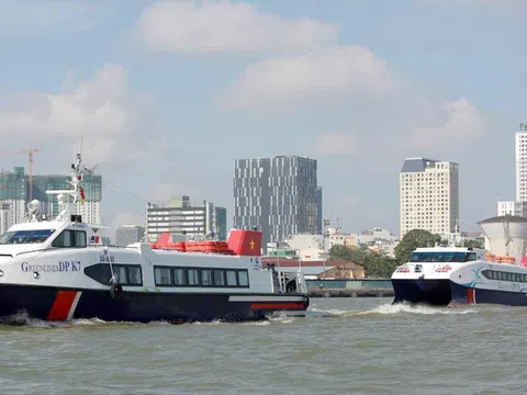 Tàu cao tốc triệu USD chở miễn phí rau củ từ miền Tây về Sài Gòn