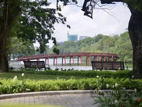 Có một hồ Gươm vắng vẻ, bình yên trong ngày Hà Nội thực hiện Chỉ thị 16