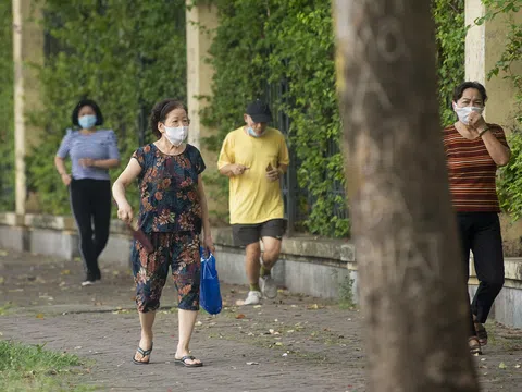 Hình ảnh khó tin ở Hà Nội trong buổi sáng TP có 19 ca dương tính với SARS-CoV-2