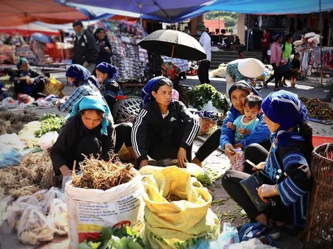 Sắc màu nông sản của bà con Hà Nhì ở chợ phiên Y Tý