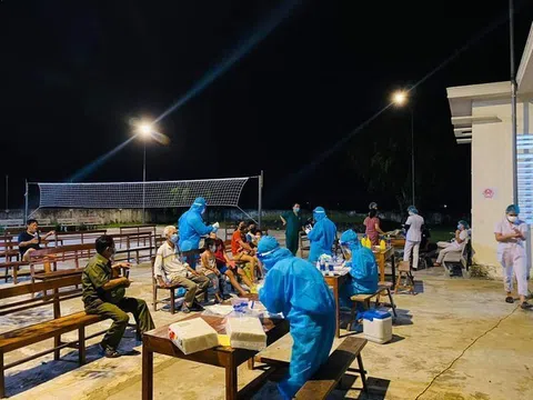 Nghệ An: Cho phép F1 về thăm vợ con, Chủ tịch xã bị đình chỉ công tác