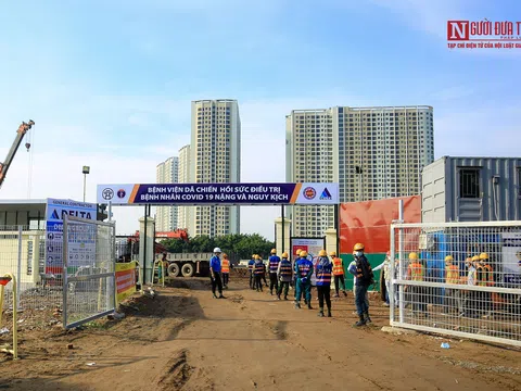 Thần tốc thi công bệnh viện dã chiến 500 giường ở Hà Nội
