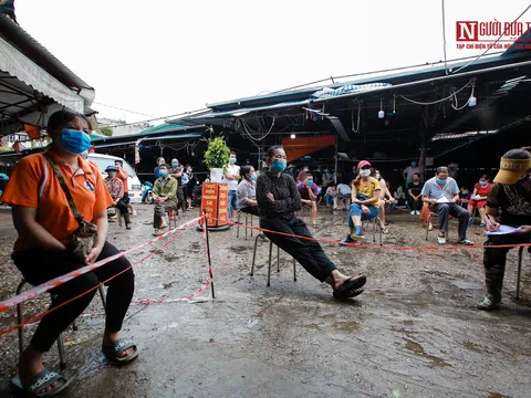Hà Nội xét nghiệm cho 300 tiểu thương sau khi phát hiện ca dương tính