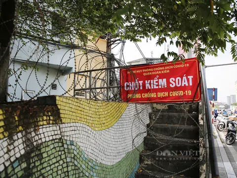 Lập hàng rào dây thép gai để ngăn người dân vi phạm tại khu vực phong tỏa