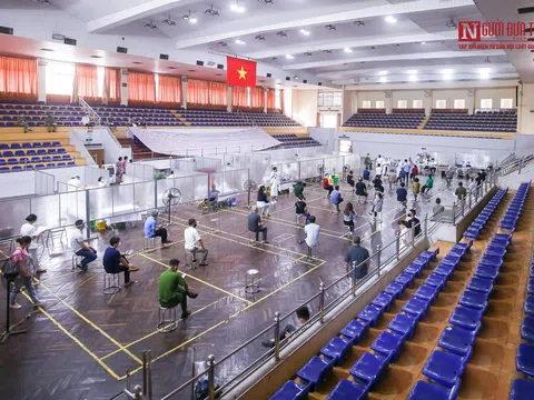 Hà Nội: Thiết lập “bệnh viện dã chiến” tiêm vắc-xin cho người dân