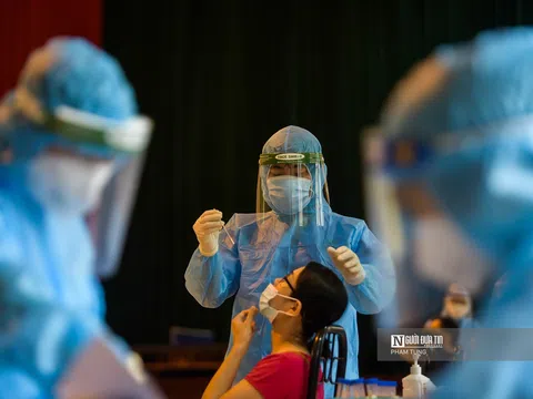 Hà Nội: Xét nghiệm Covid-19 cho 300.000 người tại khu vực nguy cơ cao