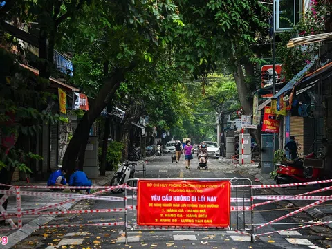 Phố phường Hà Nội qua 20 ngày giãn cách theo Chỉ thị 16