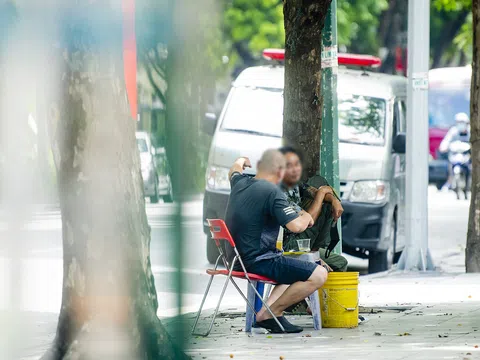 Hà Nội giãn cách ngày thứ 22, nhiều người vi phạm quy định phòng dịch khi ra đường