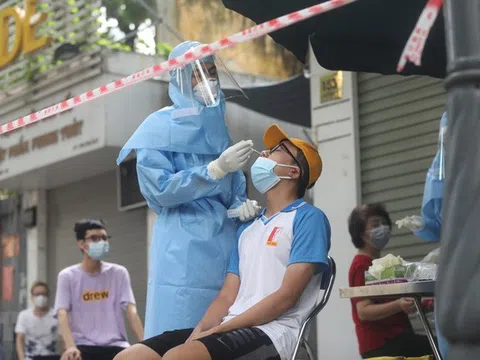 Xét nghiệm COVID-19 diện rộng sẽ quyết định Hà Nội có giãn cách xã hội nữa hay không
