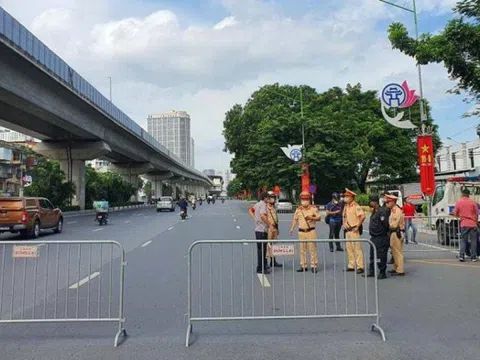Hà Nội: Lập 6 tổ liên ngành kiểm soát chặt người ra đường tại 12 quận