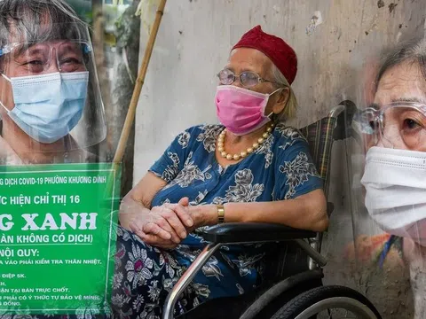 Cụ bà 95 tuổi ngồi xe lăn trực chốt “vùng xanh”