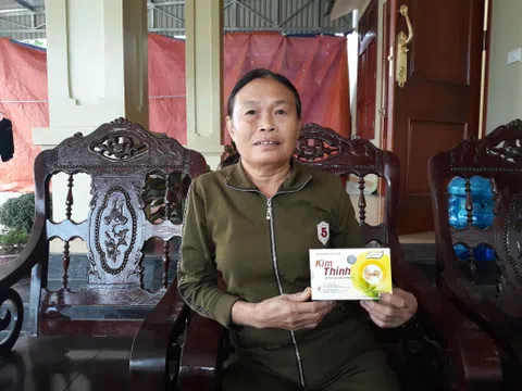 Sau nửa thế kỷ khổ sở vì nghe kém, ù tai, bà Tuyết đã nghe được bình thường