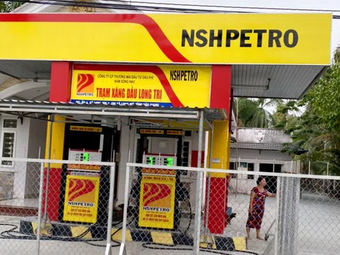 Hậu Giang: Cần làm rõ việc 2 cây xăng treo biển 'hết xăng' khi giá giảm sâu?