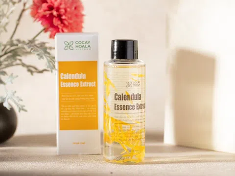 Ngừa mụn tối đa lại cấp ẩm siêu đỉnh, bảo sao hội con gái lại mê mẩn nước thần hoa cúc 2in1 Cỏ Cây Hoa Lá đến vậy